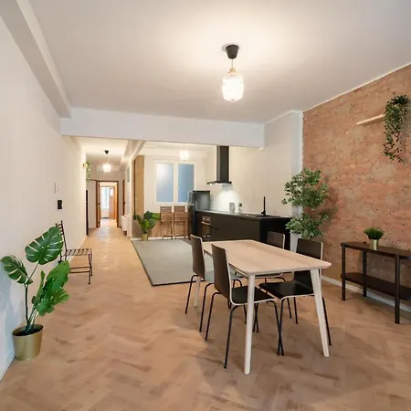 City Center Two-bedroom Apartamento Antuérpia