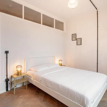 City Center Two-bedroom Apartamento
